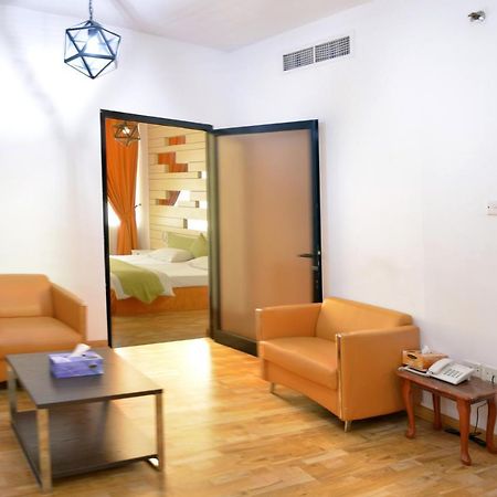 Everest International Hotel دبي المظهر الخارجي الصورة